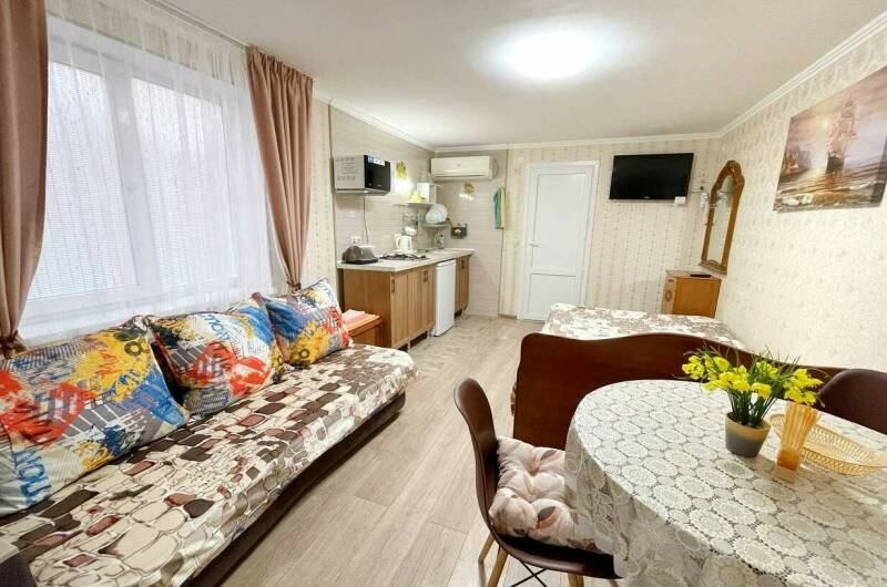 СТУДИЯ с кухней и отдельным входом № 12