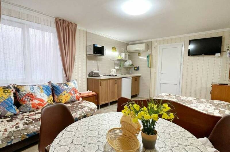 СТУДИЯ с кухней и отдельным входом № 12