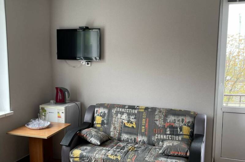 Трехместный номер с балконом