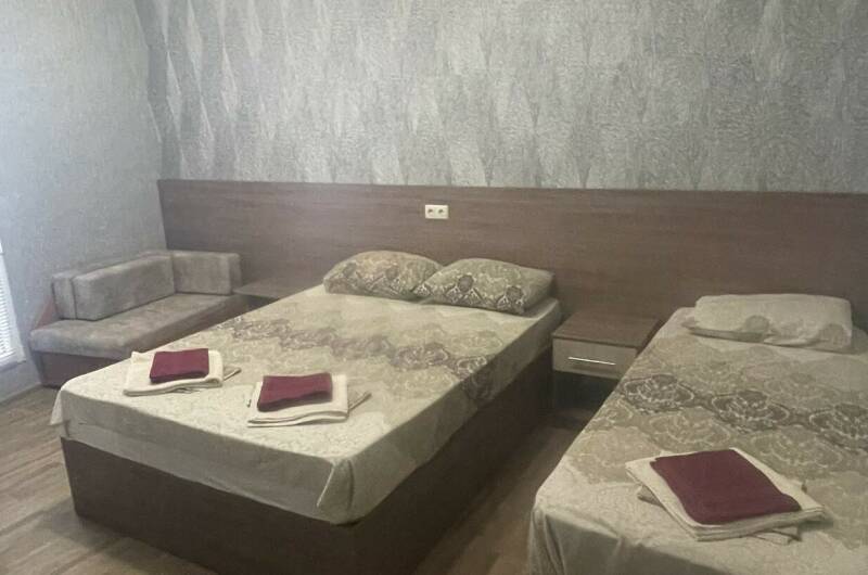 Трехместный номер с балконом