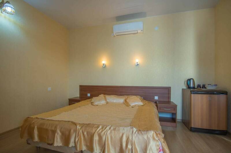 Двухместный (+1) номер стандарт с общим балконом