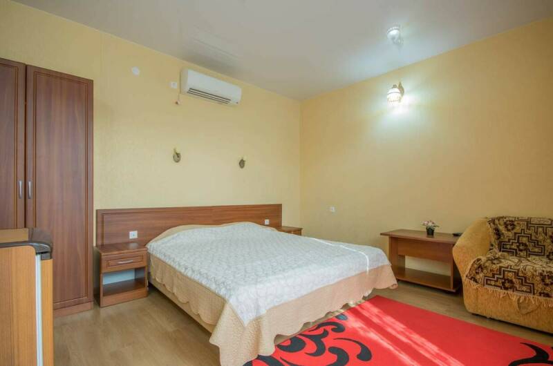 Двухместный (+1) номер стандарт с общим балконом