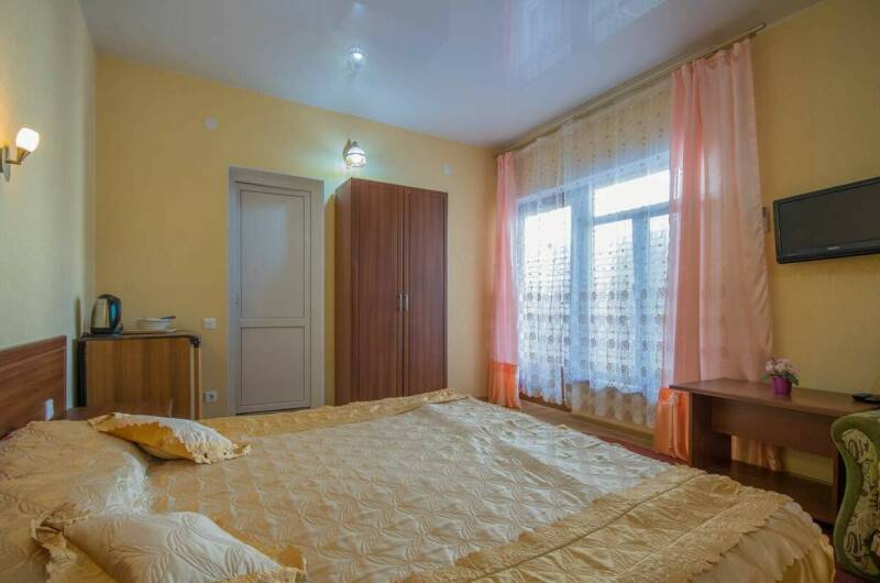 Двухместный (+1) номер стандарт с общим балконом