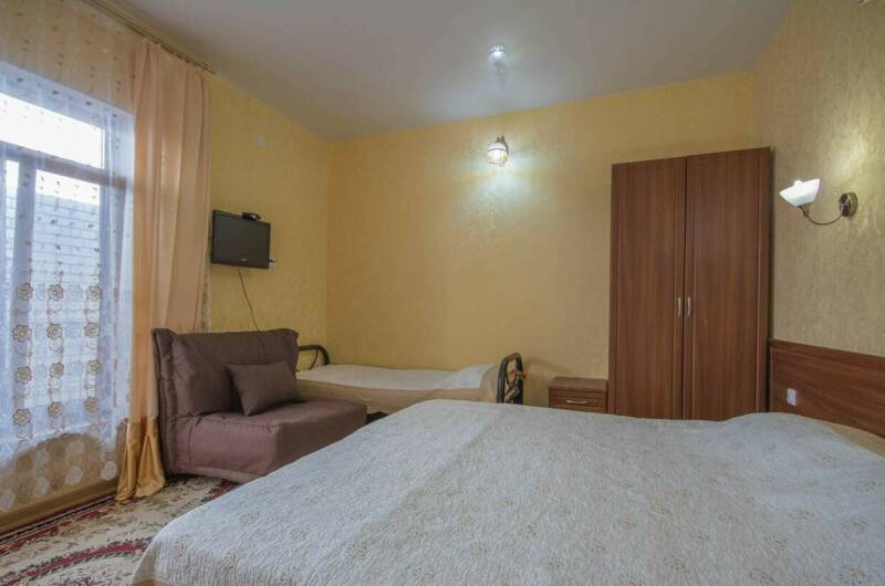 Трёхместный (+1) номер стандарт с общим балконом