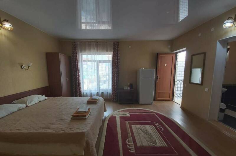 Четырёхместный +1 номер стандарт с общим балконом