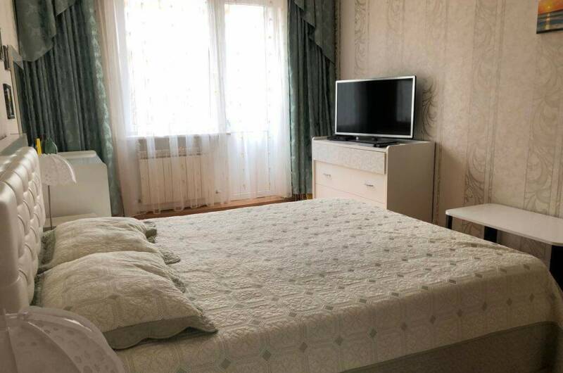 Двухкомнатный с верандой на первом этаже