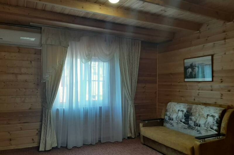 Двухкомнатный номер отделка из дерева на 3 этаже