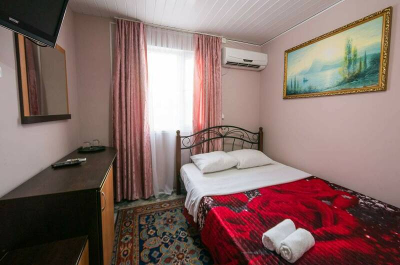 Двухместный номер с частичными удобствами