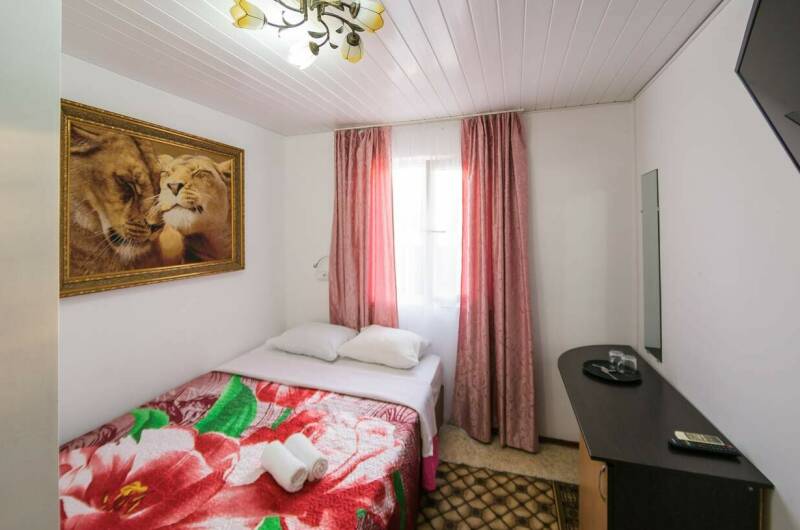 Двухместный номер с частичными удобствами