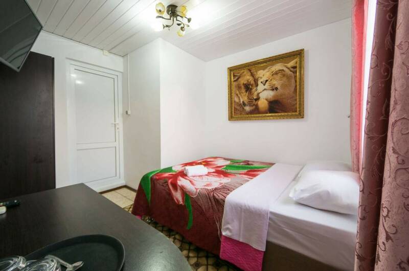 Двухместный номер с частичными удобствами