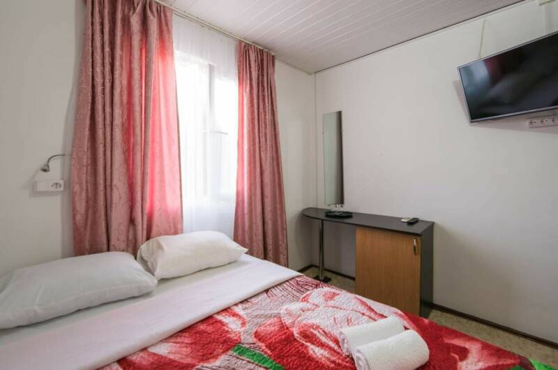 Двухместный номер с частичными удобствами