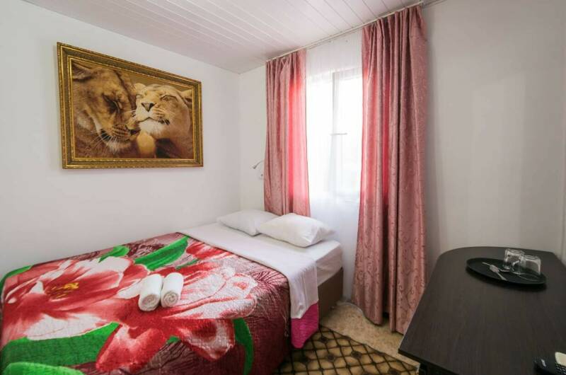 Двухместный номер с частичными удобствами