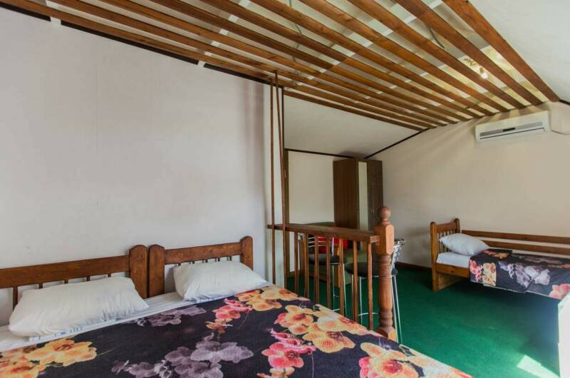 Трехместный стандартный номер на мансарде