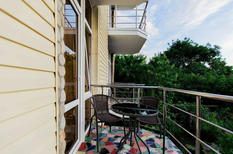 Трехместный номер с отдельным балконом