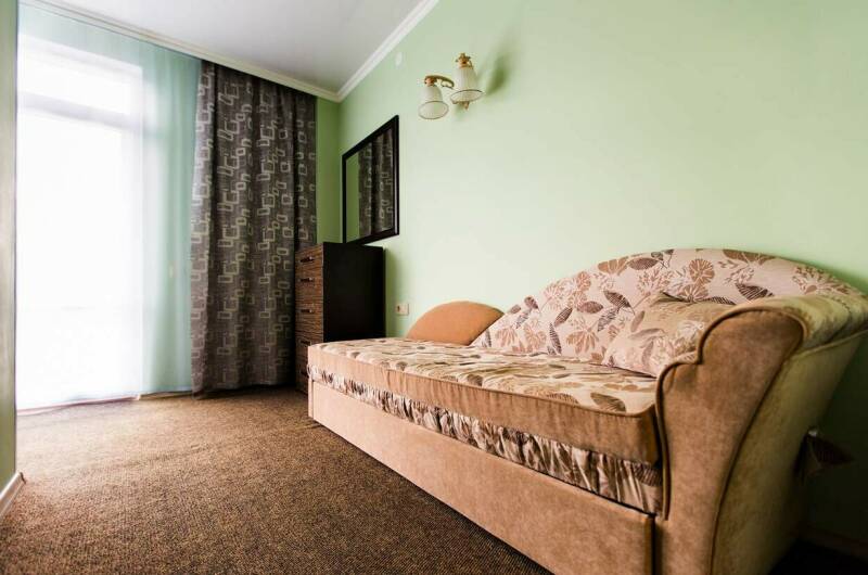 Пятиместный номер с отдельным балконом