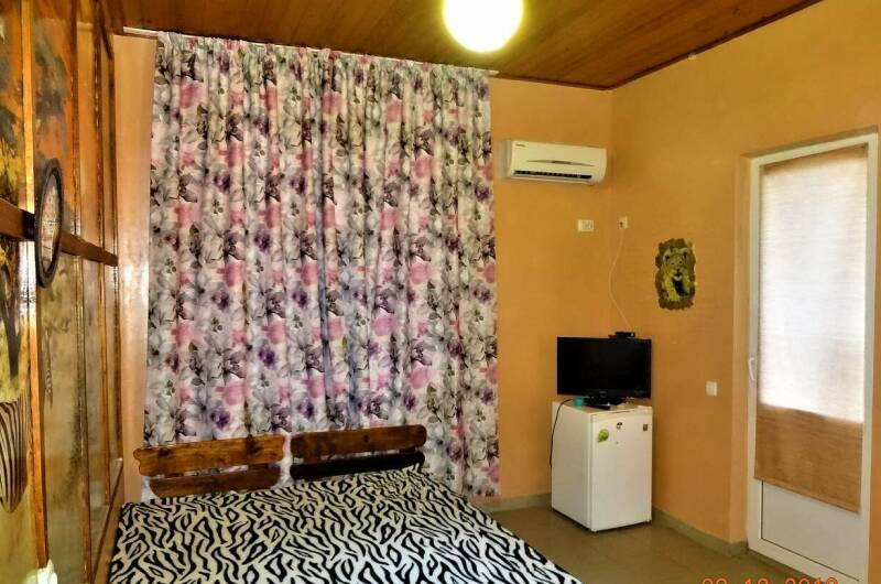 «Саванна» 2-х местный с балконом с видом на озеро