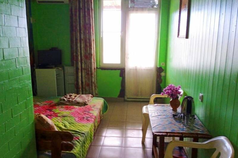 «Цветочный» 2-х мест. с балконом с видом на озеро