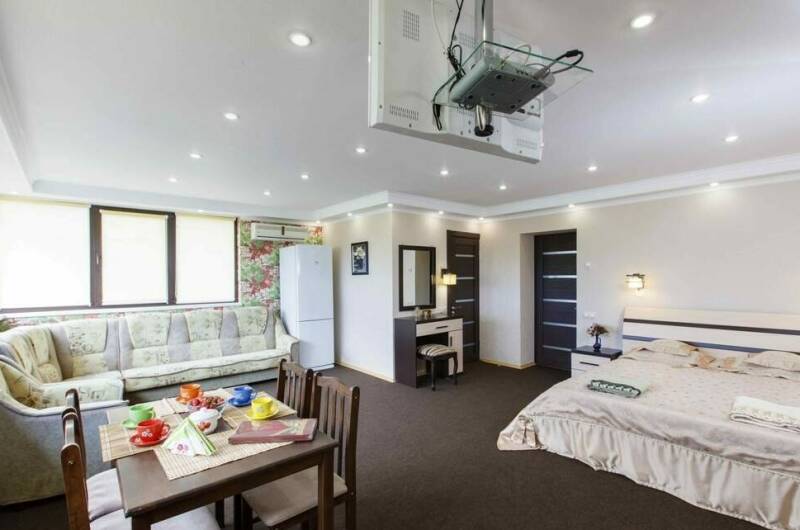 6-местный на 2 этаже (2 спальных, кухня-столовая)