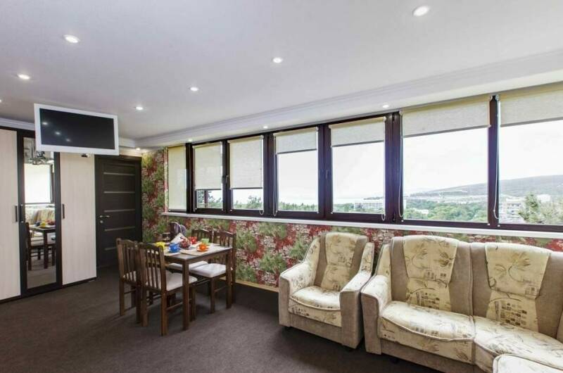 6-местный на 2 этаже (2 спальных, кухня-столовая)