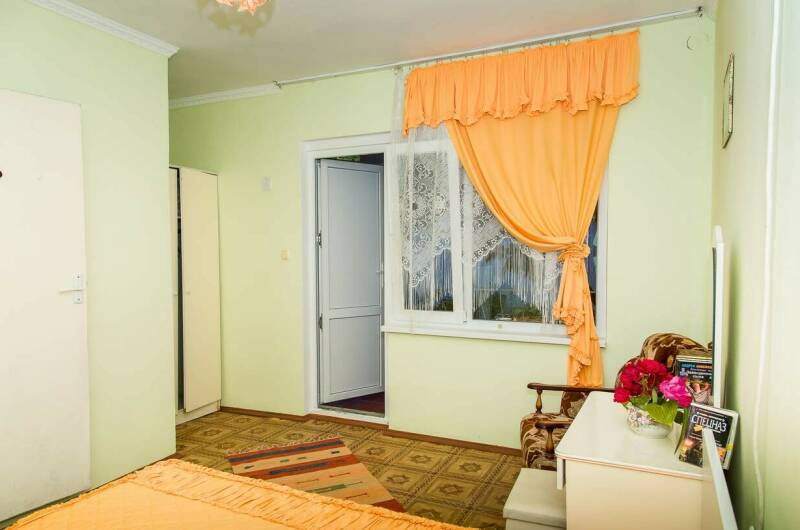 № 6, 7. Трехместный номер с удобствами и террасой