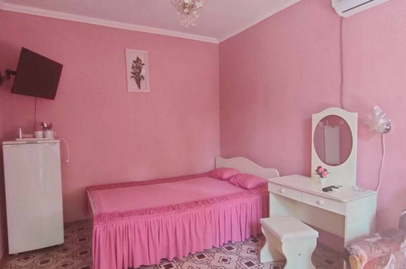 № 6, 7. Трехместный номер с удобствами и террасой