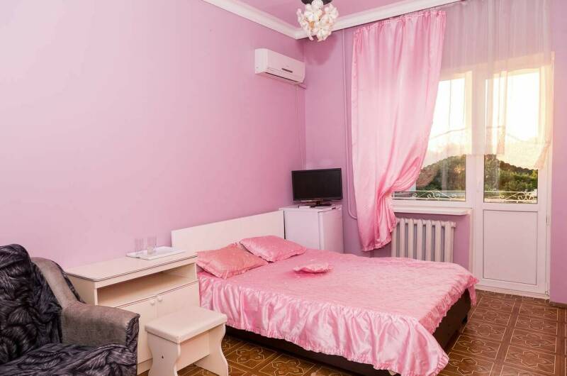 № 12,14, и 15 Трехместный с удобствами на 2 номера