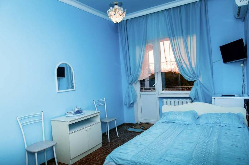 № 12,14, и 15 Трехместный с удобствами на 2 номера