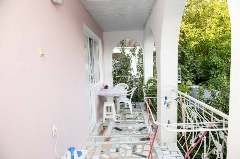 Номер 8,9. 3мест. номер с с/у, кроватями, террасой