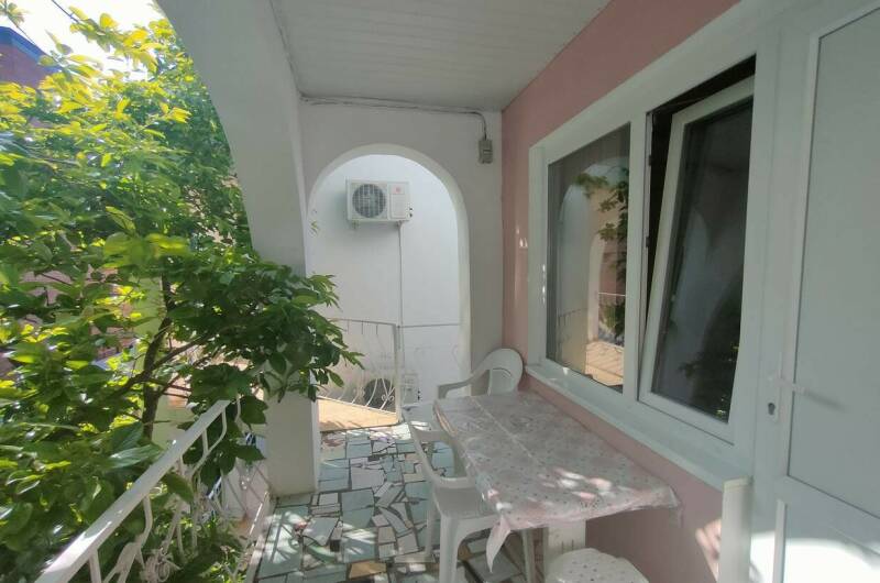 Номер 8,9. 3мест. номер с с/у, кроватями, террасой