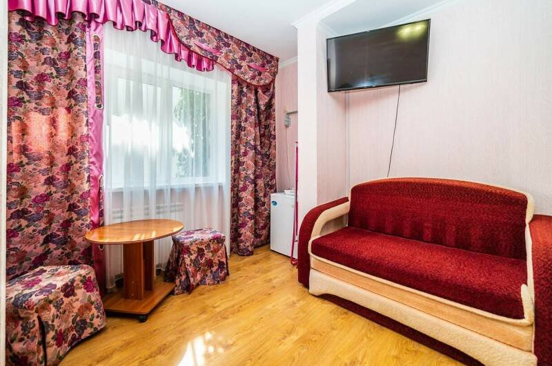 Трёхместный номер с удобствами