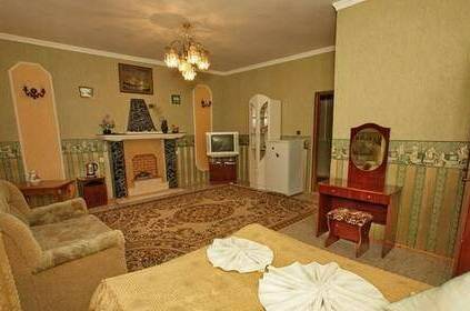 «Полулюкс» № 9, двухместный. «Красный дом»