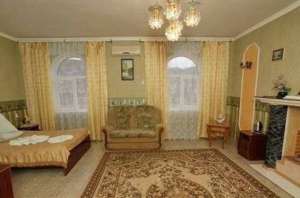 «Полулюкс» № 9, двухместный. «Красный дом»