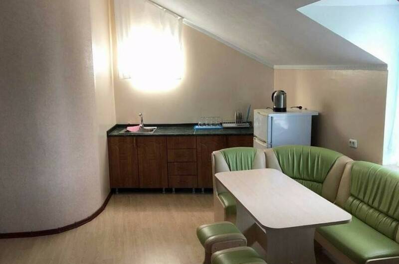 «Стандарт» № 17а, четырехместный. «Желтый дом»