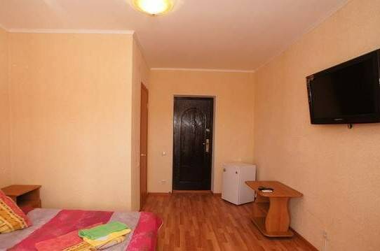 Трёхместный номер с удобствами и балконом