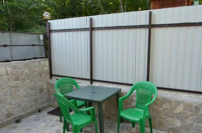 Домик под Ключ с кухней и отдельной территорией