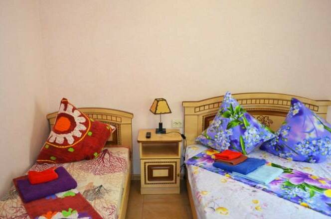 Домик под Ключ с кухней и отдельной территорией