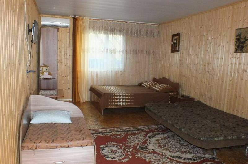 Четырехместный номер на первом этаже