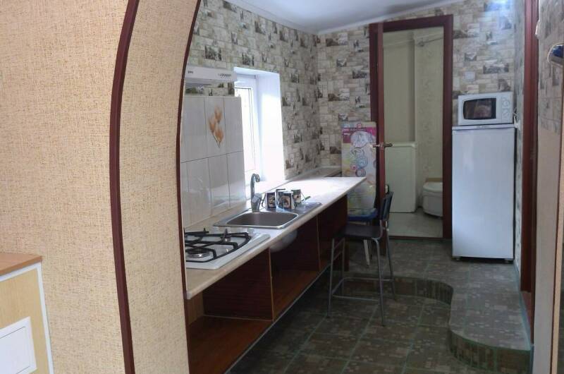 Отдельный дом на первой линии Шевченко 8