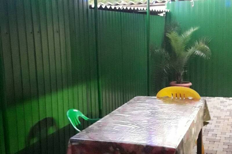 Отдельный дом на первой линии Шевченко 8