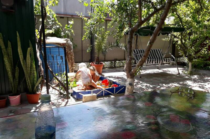 Отдельный дом на первой линии Шевченко 8