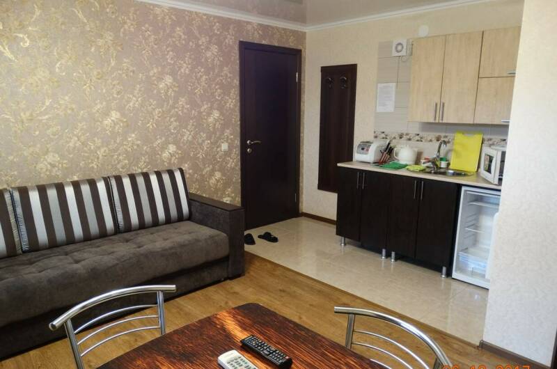 2-х ком. Студия на 1 эт. с кухней 4−5 чел