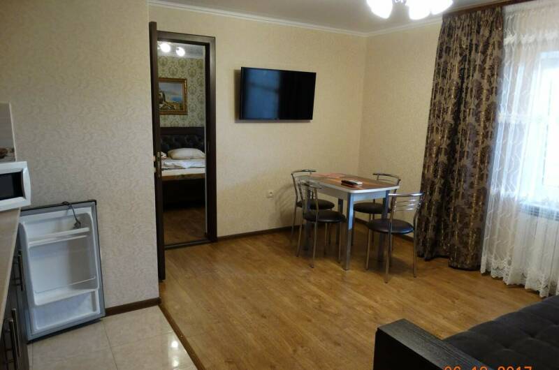 2-х ком. Студия на 1 эт. с кухней 4−5 чел