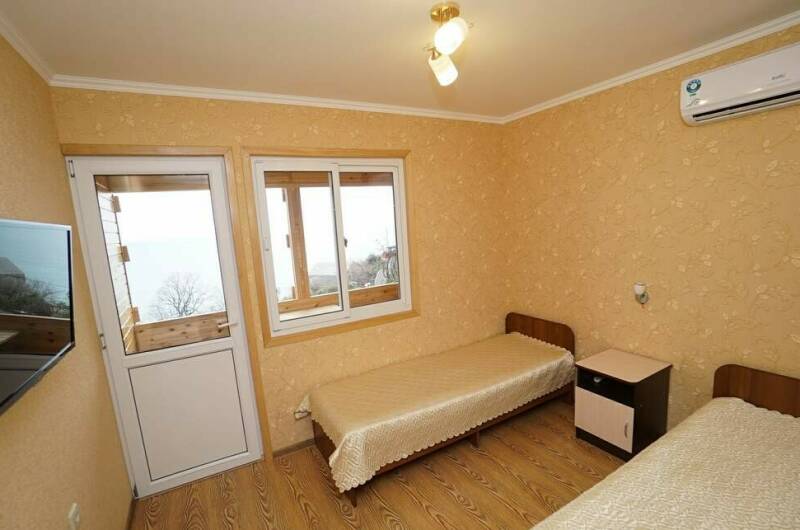 Комната с удобствами балкон вид на море 2 места