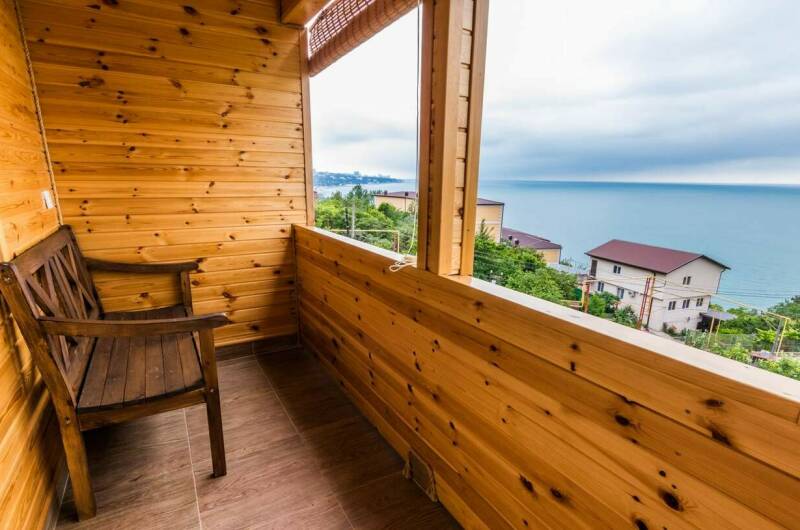 Комната с удобствами + балкон вид на море 3места