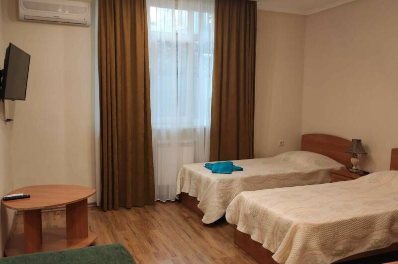 № 2 Двухместный (вид на опорную стену)