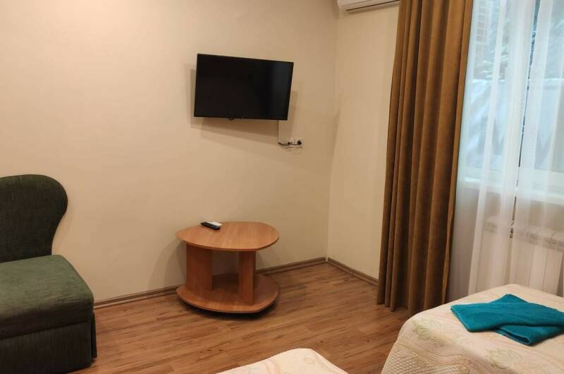 № 2 Двухместный (вид на опорную стену)