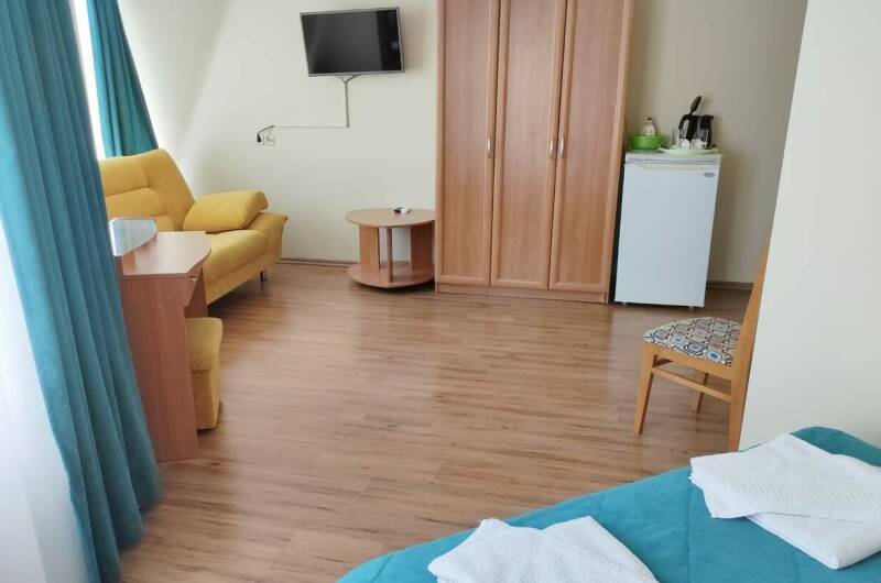 № 11 Студия (вид на море)