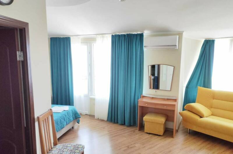 № 11 Студия (вид на море)