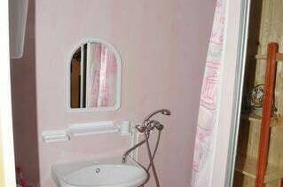 Трехместный домик с миникухней