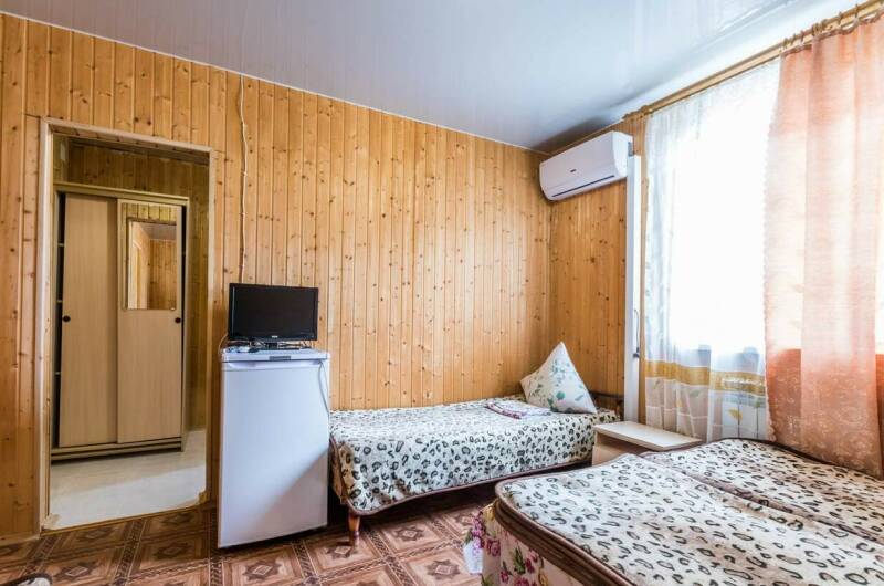 Четырехместный номер с удобствами (цена за номер)